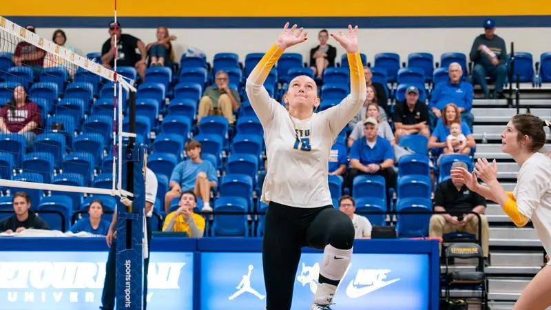 Volleyball Falls To Hendrix In Conway