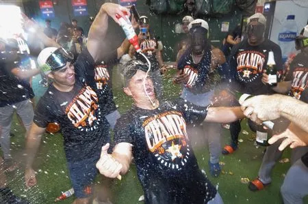 MLB roundup: Astros blank A's, capture AL West title