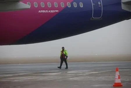 Airbus probes A321neo flaw as repair plan eases disruption