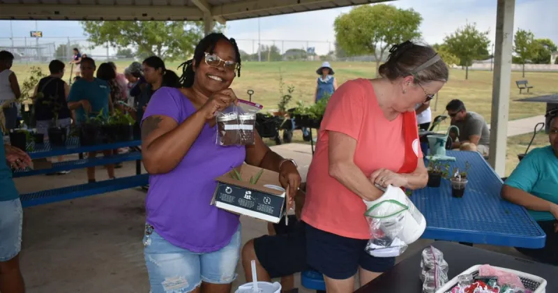 Plant partners: Central Texas gardeners gather for Fall Plant Swap