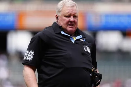 MLB sets umpiring crews for wild-card series