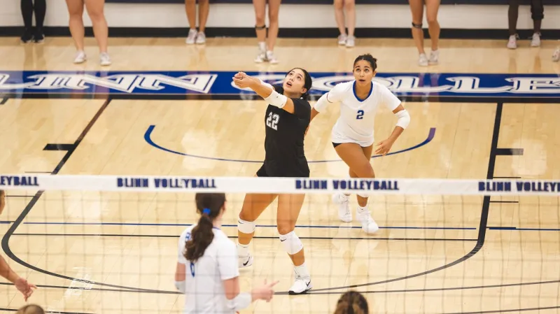 BLINN VOLLEYBALL SWEEPS MCLENNAN FOR THIRD STRAIGHT WIN
