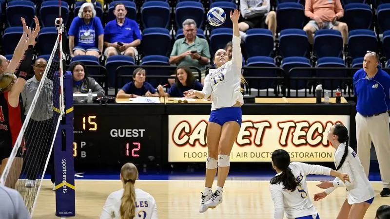 No. 7 Volleyball Handle Sul Ross State in Midweek Sweep