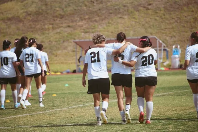 Pioneers Fall to Science & Arts, 1-0, in Defensive Battle
