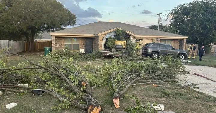 Vehicle vs. house crash in Harker Heights