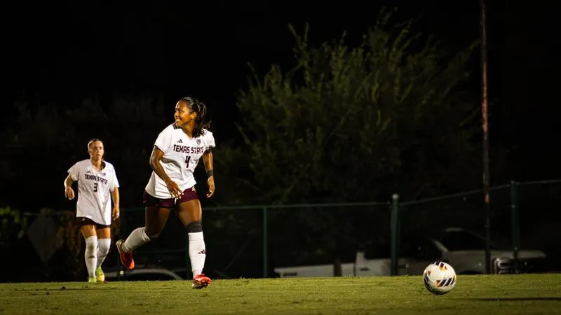 Meza Named to MAC Hermann Trophy Mid-Season Watch List