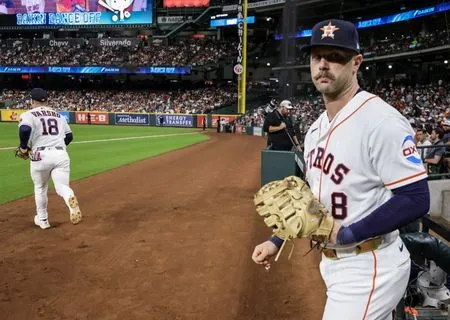Astros OF Daulton Varsho (wrist) done for season after surgery