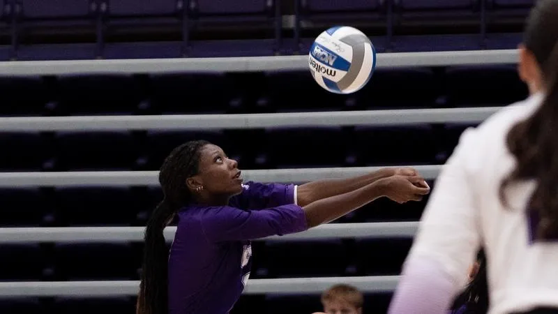 Volleyball falls to Austin College