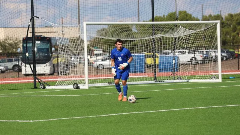 Robinson Scores Early, Chaps Fall Late