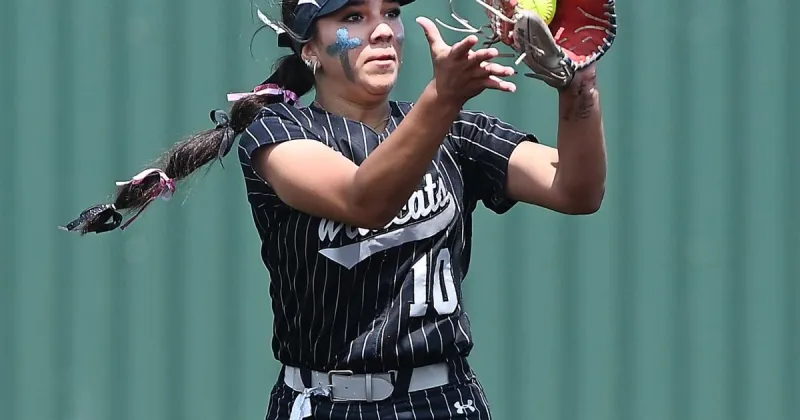 Guyer softball standout Annaleeia Martinez commits to New Mexico
