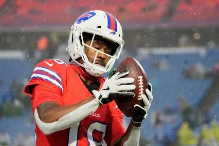 49ers sign WR Brandin Cooks to active roster