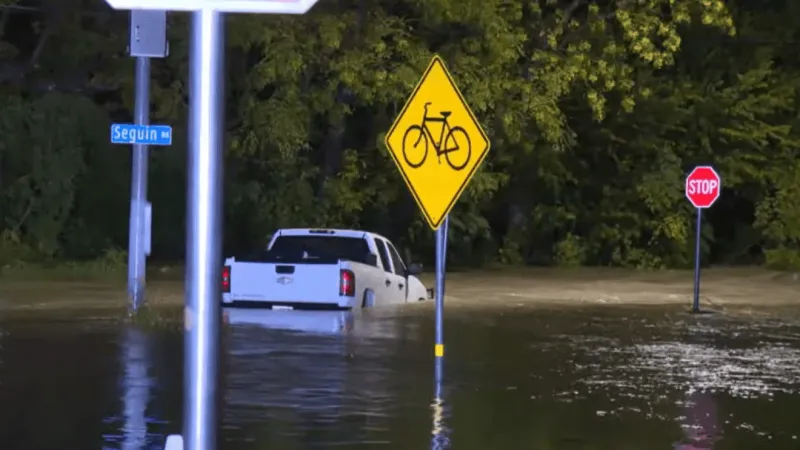 Water closes I-35 low-water crossing near Salado Creek