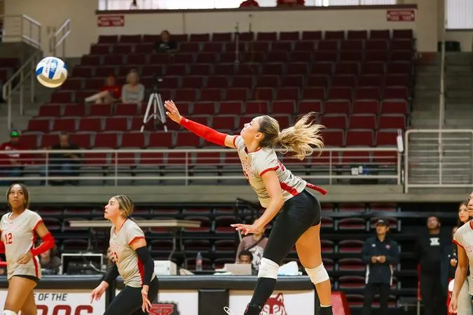 Lobos Duke It Out With Pioneers