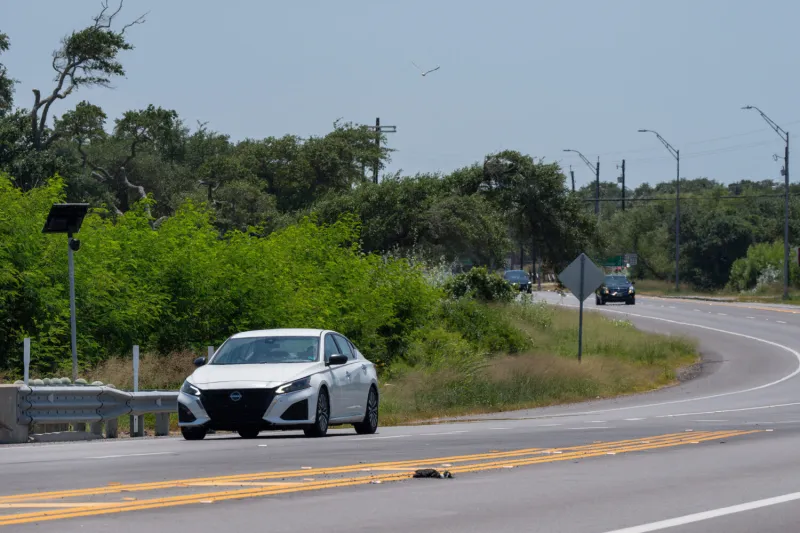 Betting that Abbott will soon restore funding, some Texas agencies accept Flock's offer to keep cameras on