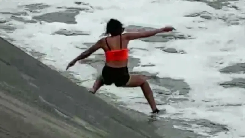 EXCLUSIVE VIDEO: Woman pulled from Woodlawn Lake after jumping into water