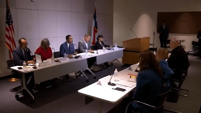 Castro holds hearing on mass deportation, proposed East Side ICE warehouse