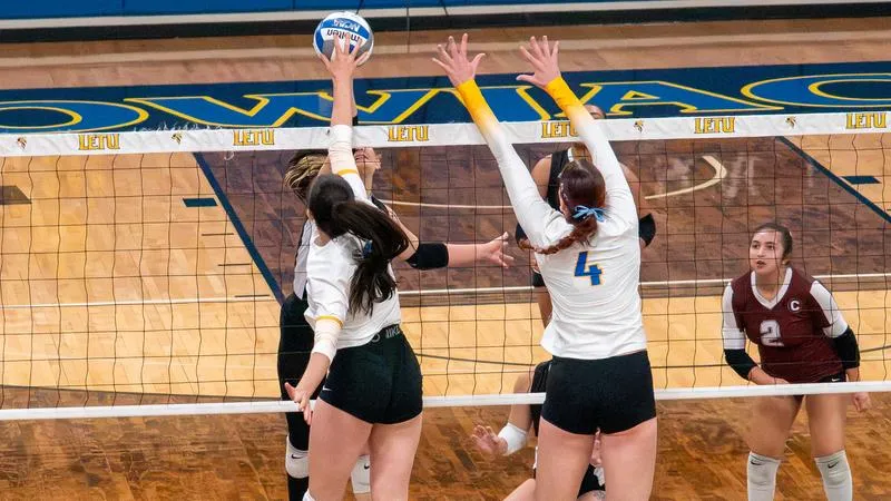 Volleyball Stymies Dallas in Road Sweep