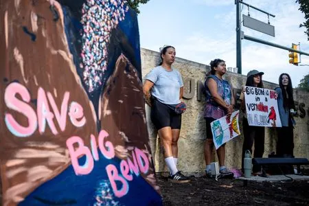 Judge bars building of Texas-Mexico border barrier in Big Bend National Park