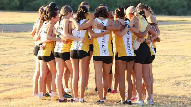 Cross Country Runs In SU Showdown this Weekend in Georgetown