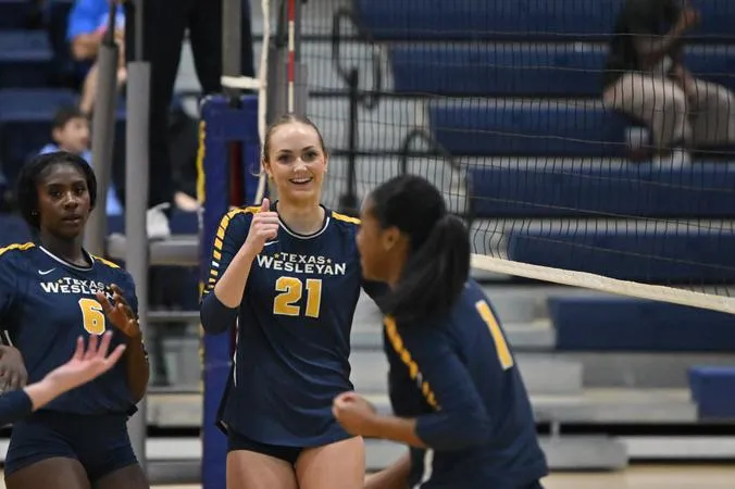 VB: Rams Handle Aggies at Home