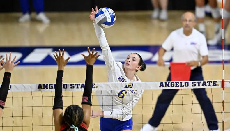 No. 7 Volleyball Rolls Past R.V. UT Tyler to Stay Perfect in LSC Play