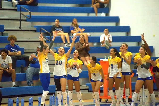 Javelinas Bounce back with fifth set win over St. Mary's