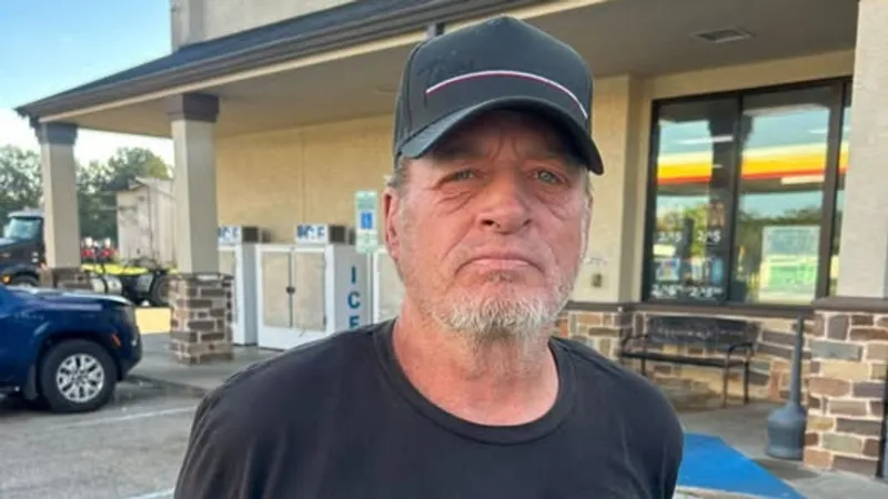 Headed to a homecoming parade, sheriff makes pit stop and a bathroom beer bust in Buna