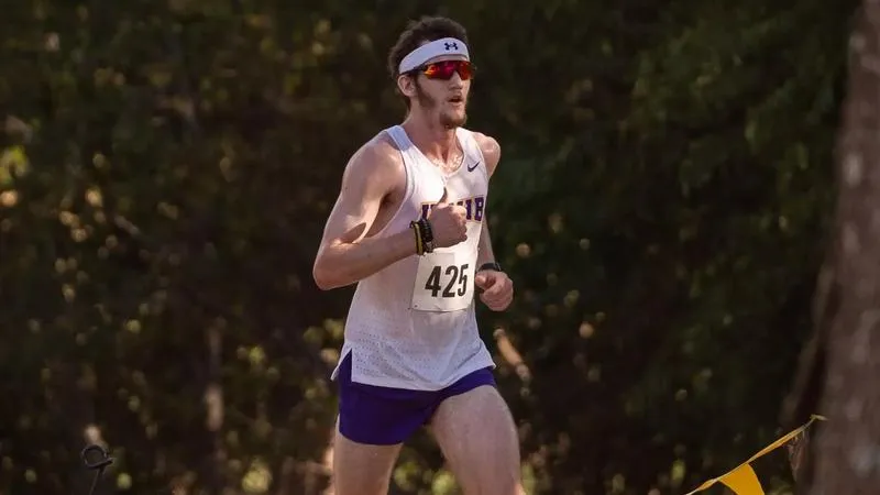 Cross Country runs at University of Arkansas Meet