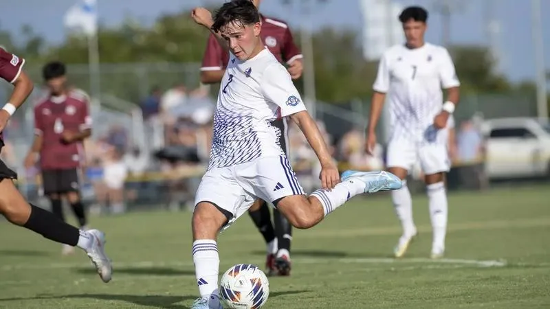 Men's Soccer edges East Texas Baptist