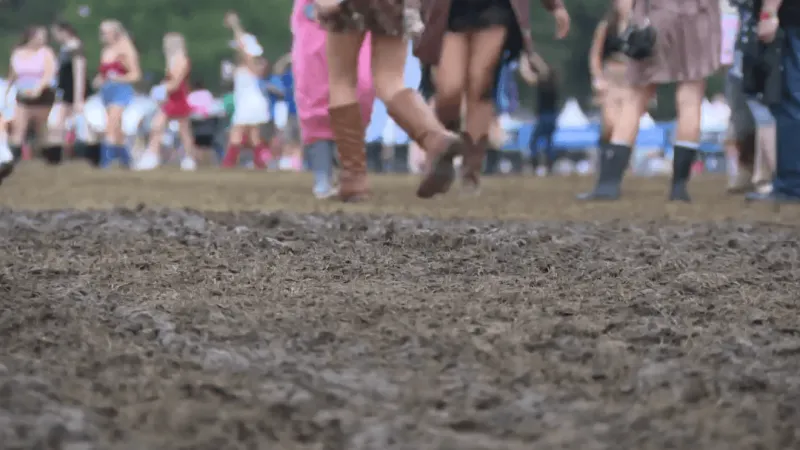 ACL mud draws concern as festivalgoers navigate Zilker Park's Great Lawn