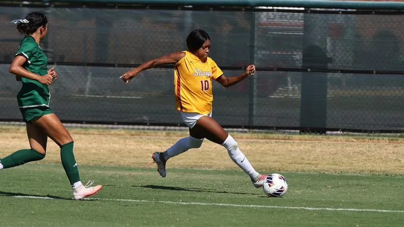Stangs strike early, win 2-0 at St. Edward's