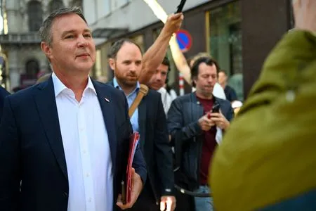 Austrian government's No. 2 figure says he will step down