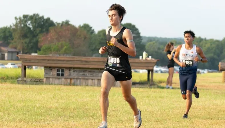 Men's Cross Country Earns Top-10 Finish at Chile Pepper Festival