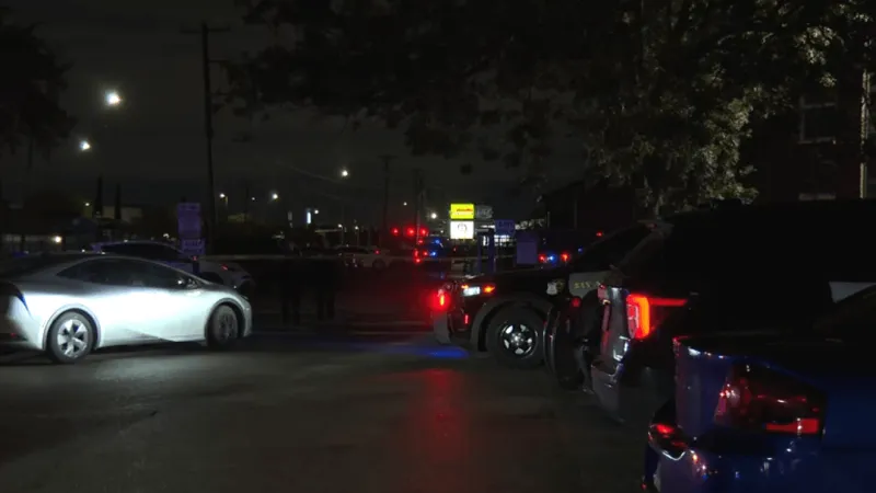 Suspects sought after West Side apartment shooting leaves man in critical condition