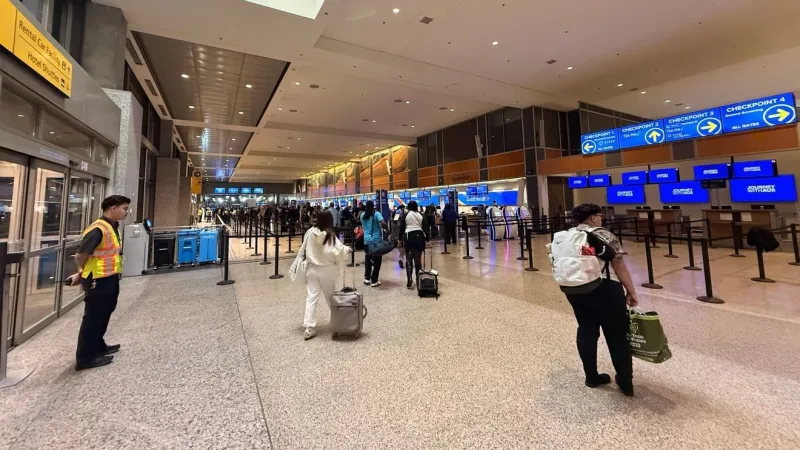Austin airport expects more than 35,000 departing passengers after ACL Weekend One