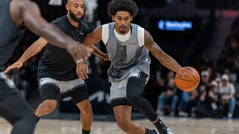 HIGHLIGHTS: Spurs host open scrimmage, give fans first look at new season