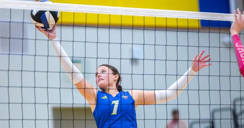 Comfort volleyball rolls past Llano in straight sets