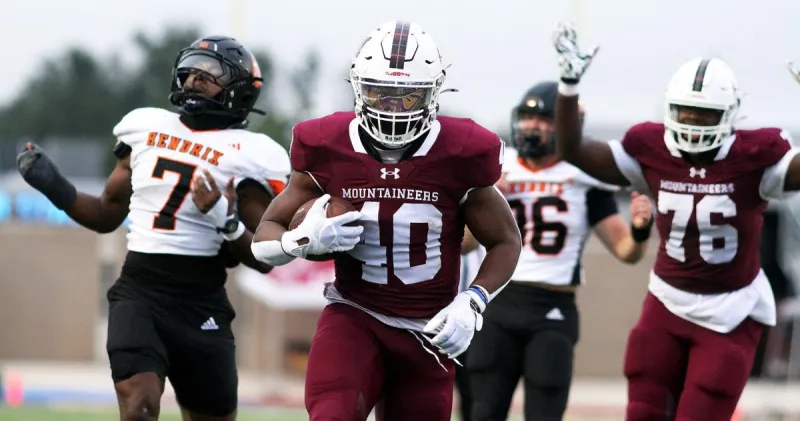 Schreiner football unable to hold onto early lead in 49-42 loss to Hendrix