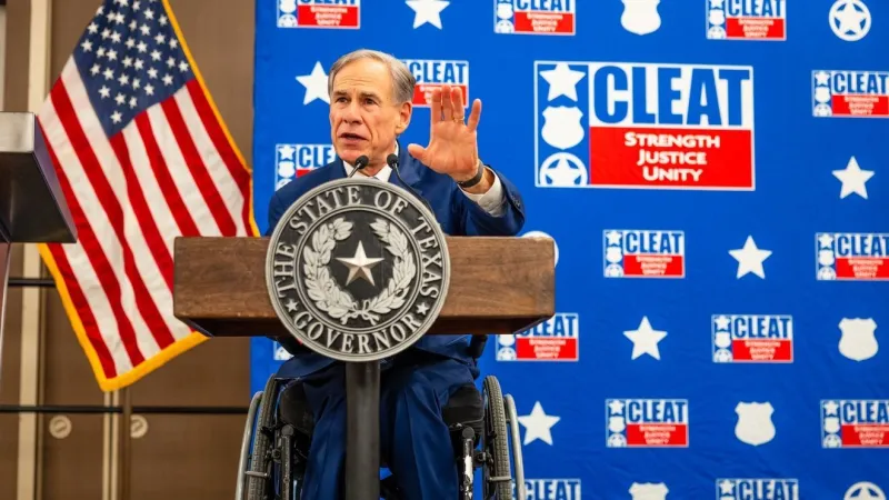 Abbott honors Abilene officer, others at CLEAT convention