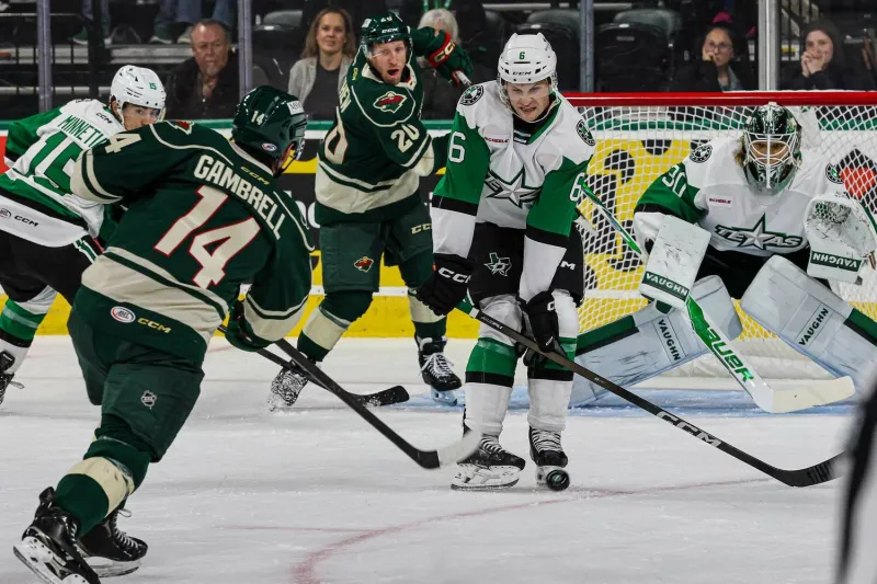 Stars surrender three-goal lead in shootout loss to Iowa