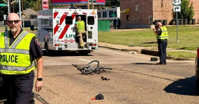 Bicyclist seriously injured in Texarkana crash