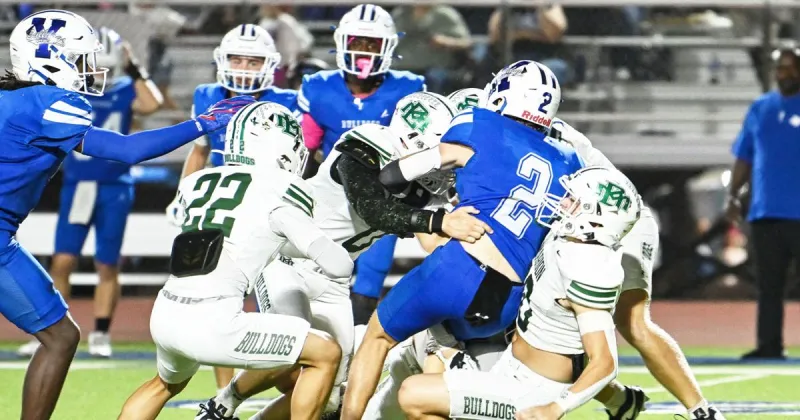Bulldogs drop district game to Yoakum