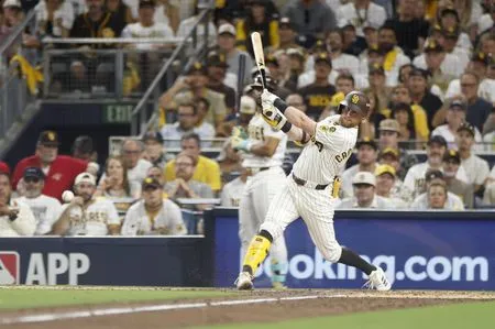 Padres come up with clutch efforts, beat Brewers to force Game 4