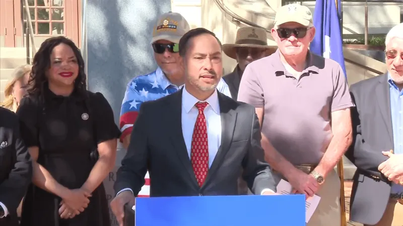 LIVE: Rep. Castro, Texas veterans call on Paxton to urge Trump to end Iran war at rally
