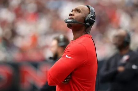 Texans coach DeMeco Ryans assumes defensive play-calling duties