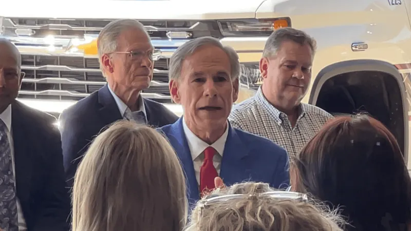 Governor helps dedicate new medical complex in Jasper