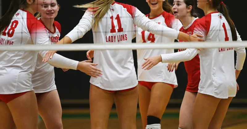 Ponder volleyball team bolsters playoff position with four-set win over Lake Dallas