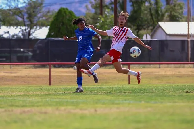 Lobos Slug It Out With Eagles