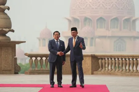 Malaysia to work towards Myanmar's full reintegration into ASEAN, PM says