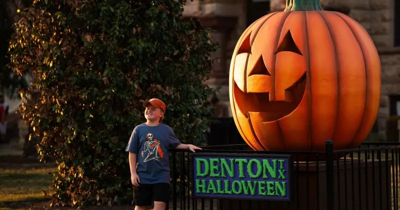 County relents and lets Denton's Great Pumpkin back on the lawn, a week into 31 Days of Halloween
